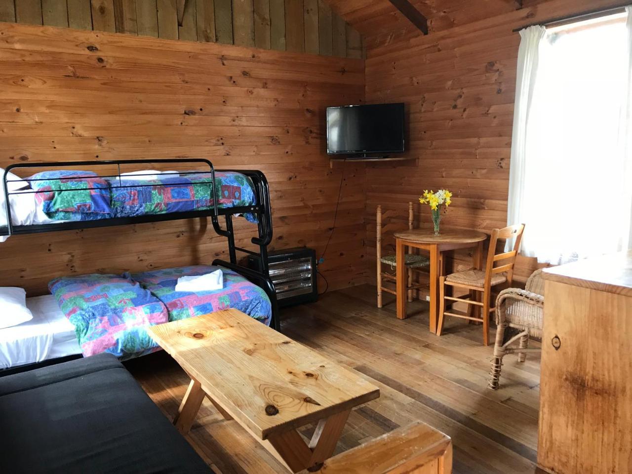 Somerset Beachside Cabin And Caravan Park Экстерьер фото