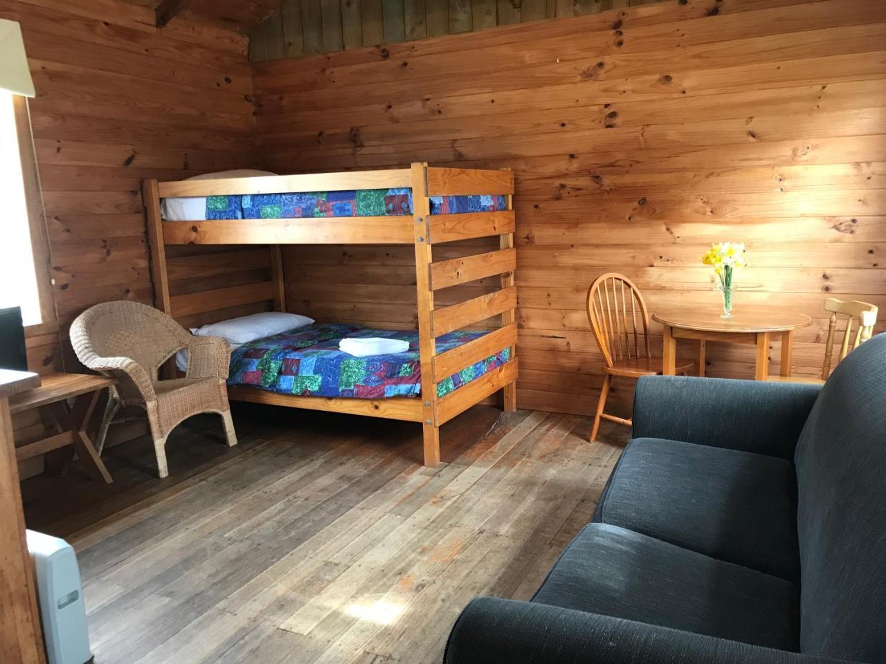 Somerset Beachside Cabin And Caravan Park Экстерьер фото