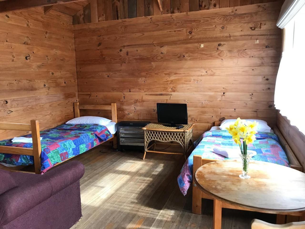 Somerset Beachside Cabin And Caravan Park Экстерьер фото